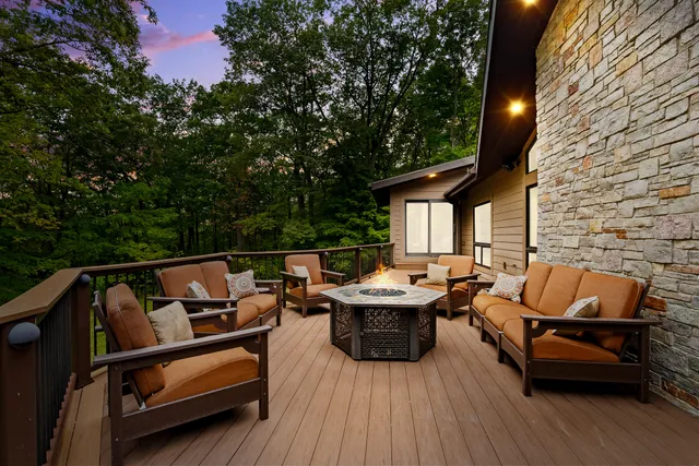 $1,172,000 | W5975 Pheasant Lane, Plymouth, WI 53073