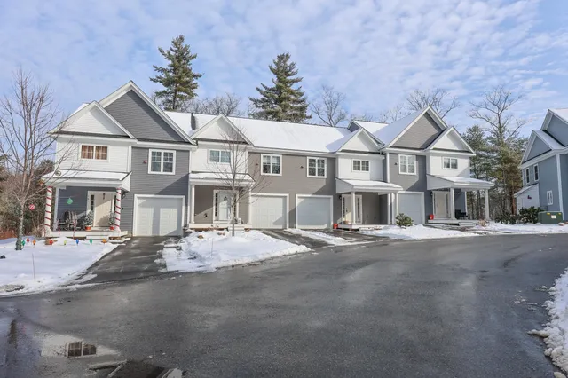 $559,000 | 181 Knollwood Way, Manchester, NH 03102