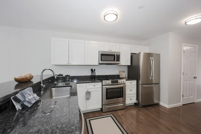 $559,000 | 181 Knollwood Way, Manchester, NH 03102