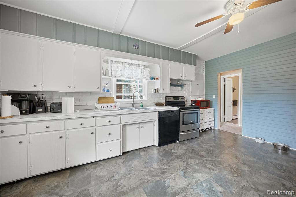 6790 Weyer Road Imlay City, MI 48444 - Photo 11 of 34