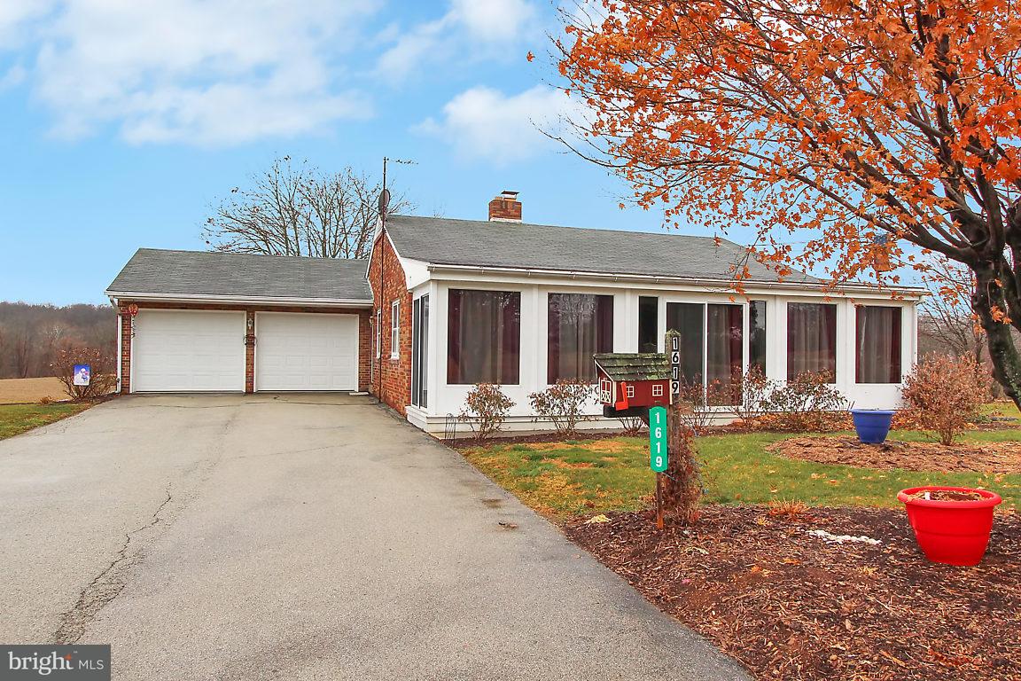 1619 Camber Lane Spring Grove, PA 17362 - Photo 1 of 27 Gallery Image 1