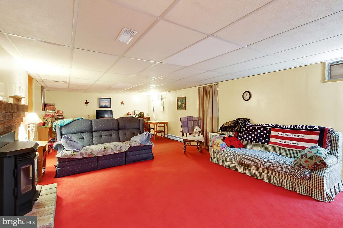 1619 Camber Lane Spring Grove, PA 17362 - Photo 14 of 27 Gallery Image 14