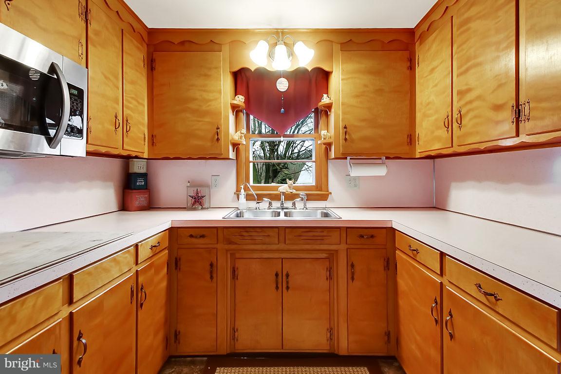 1619 Camber Lane Spring Grove, PA 17362 - Photo 6 of 27 Gallery Image 6