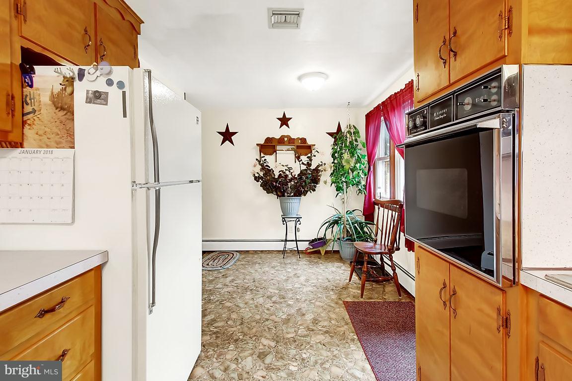 1619 Camber Lane Spring Grove, PA 17362 - Photo 7 of 27 Gallery Image 7