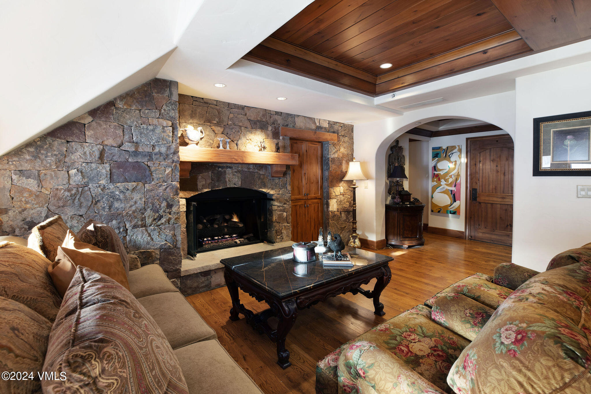 130 Daybreak Ridge Road, Unit R1007 Avon, CO 81620 - Photo 7 of 40 ritz_1007_interior_living_d