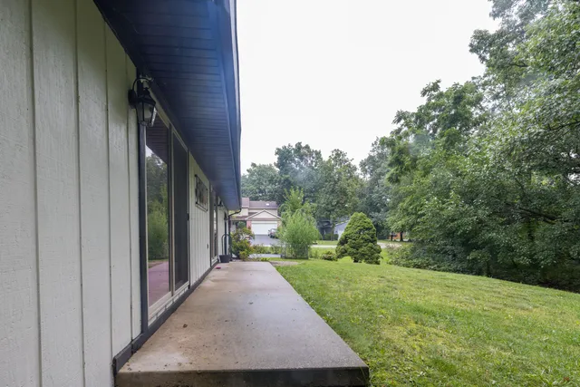 a view of a yard entertaining space