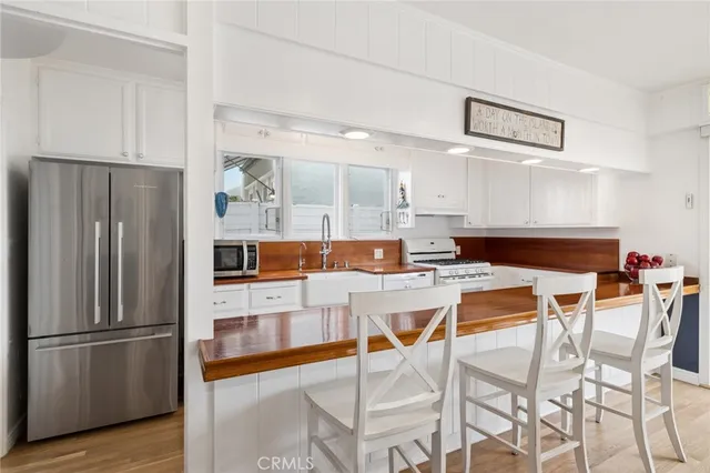 $14,950 | 200 Grand Canal, Newport Beach, CA 92662