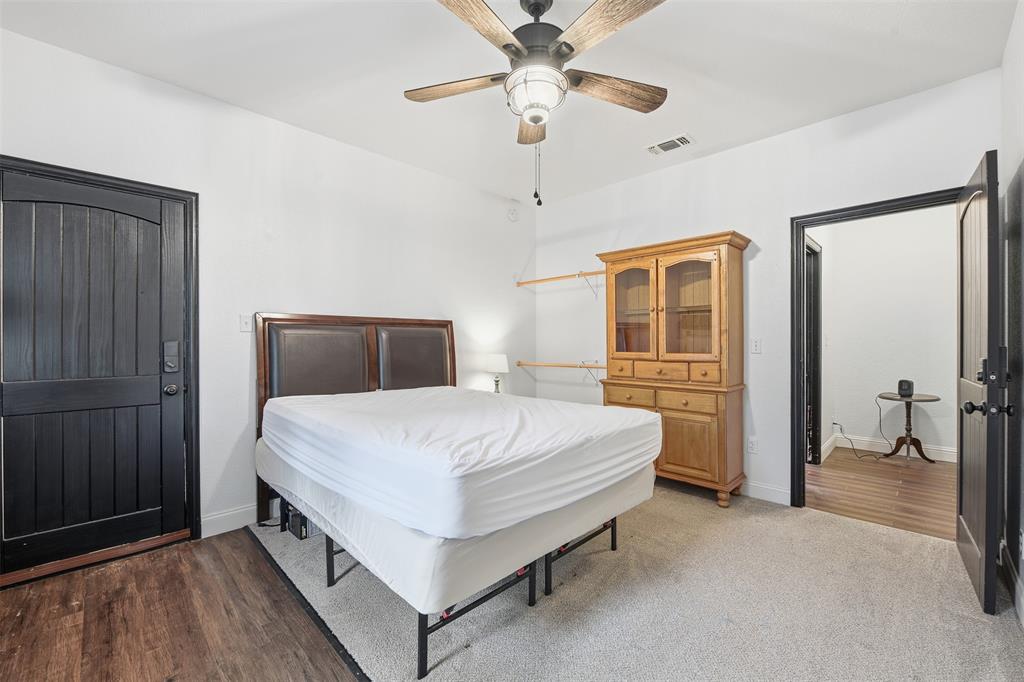 156 Howard Newby Lane Springtown, TX 76082 - Photo 2 of 12