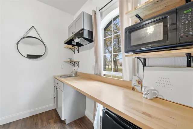 $750 | 156 Howard Newby Lane, Springtown, TX 76082