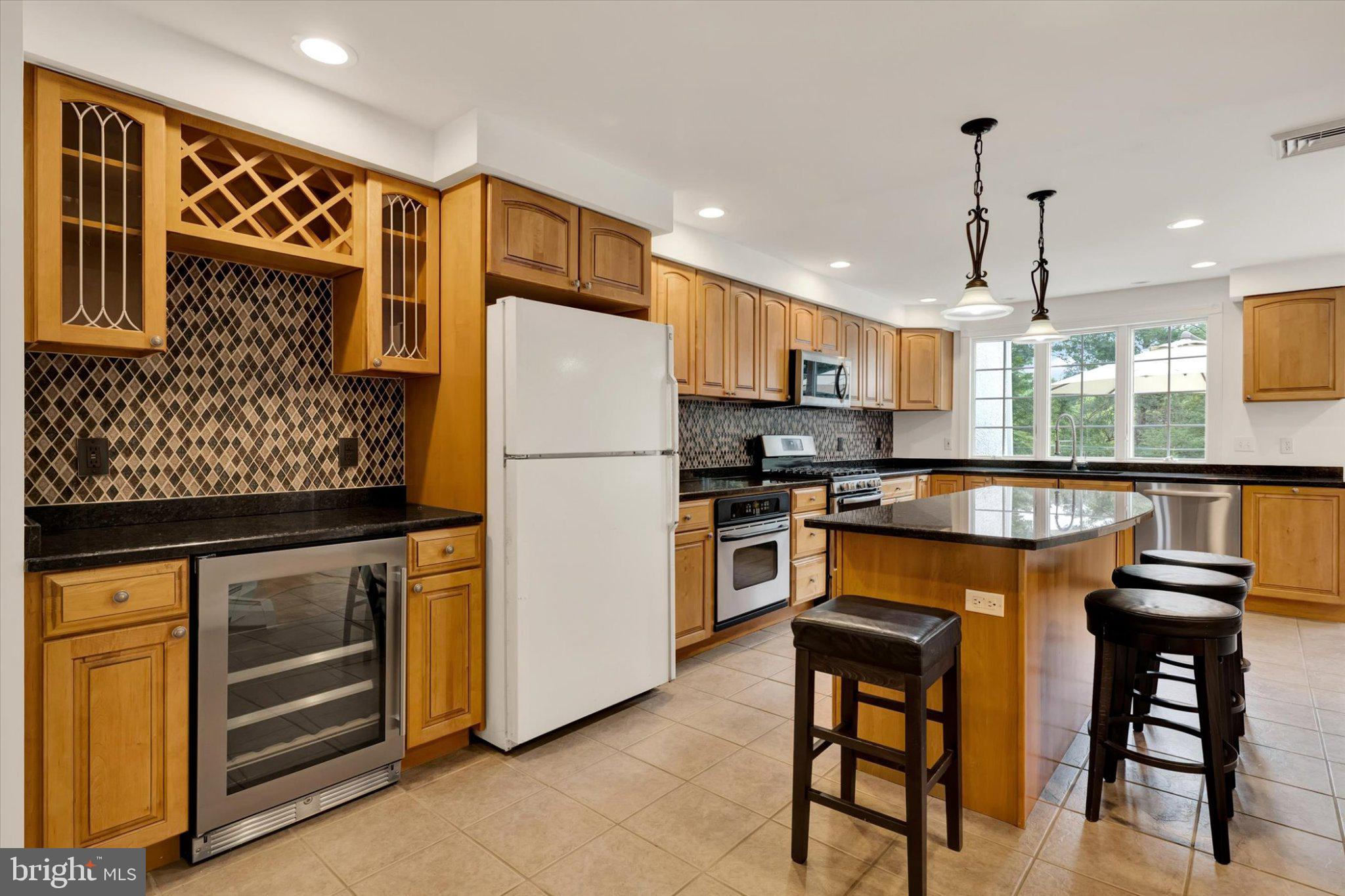 168 Mansion Road Newtown Square, PA 19073 - Photo 9 of 47 Gourmet Kitchen with Bar Area