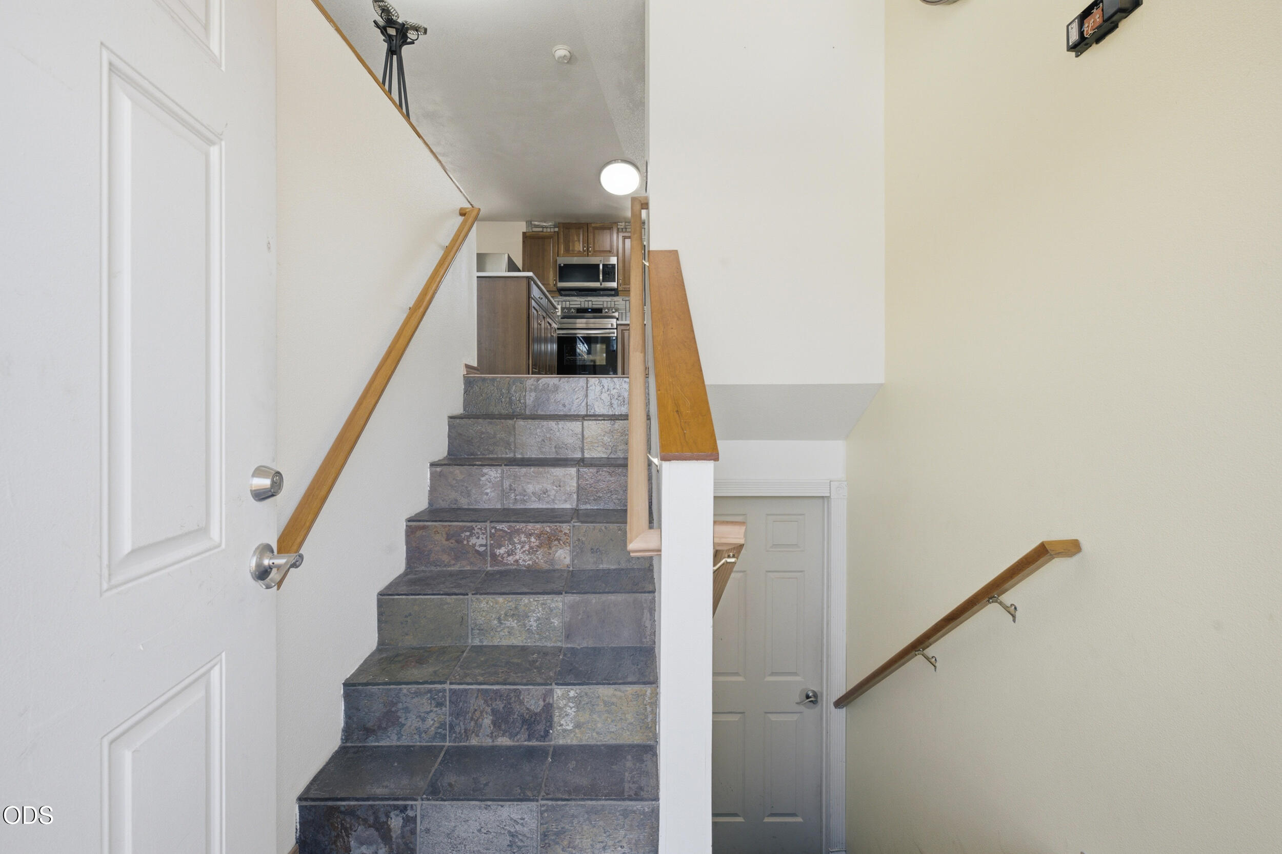 2346 Southwest 20th Court Redmond, OR 97756 - Photo 5 of 41