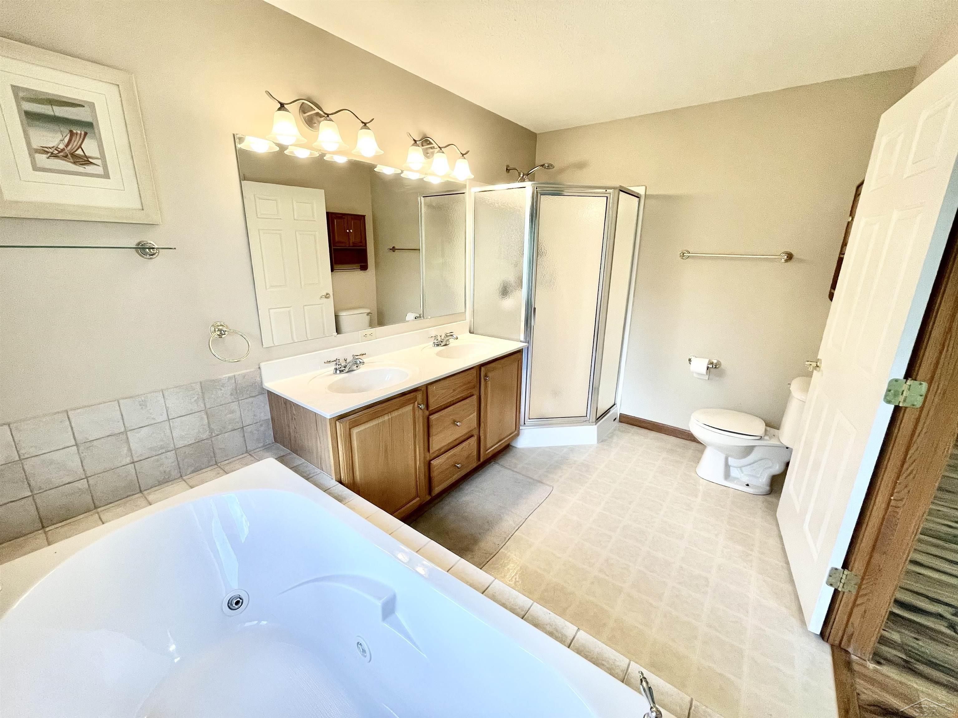 3393 Hackett Road Saginaw, MI 48603 - Photo 15 of 36 50086097-15.JPG