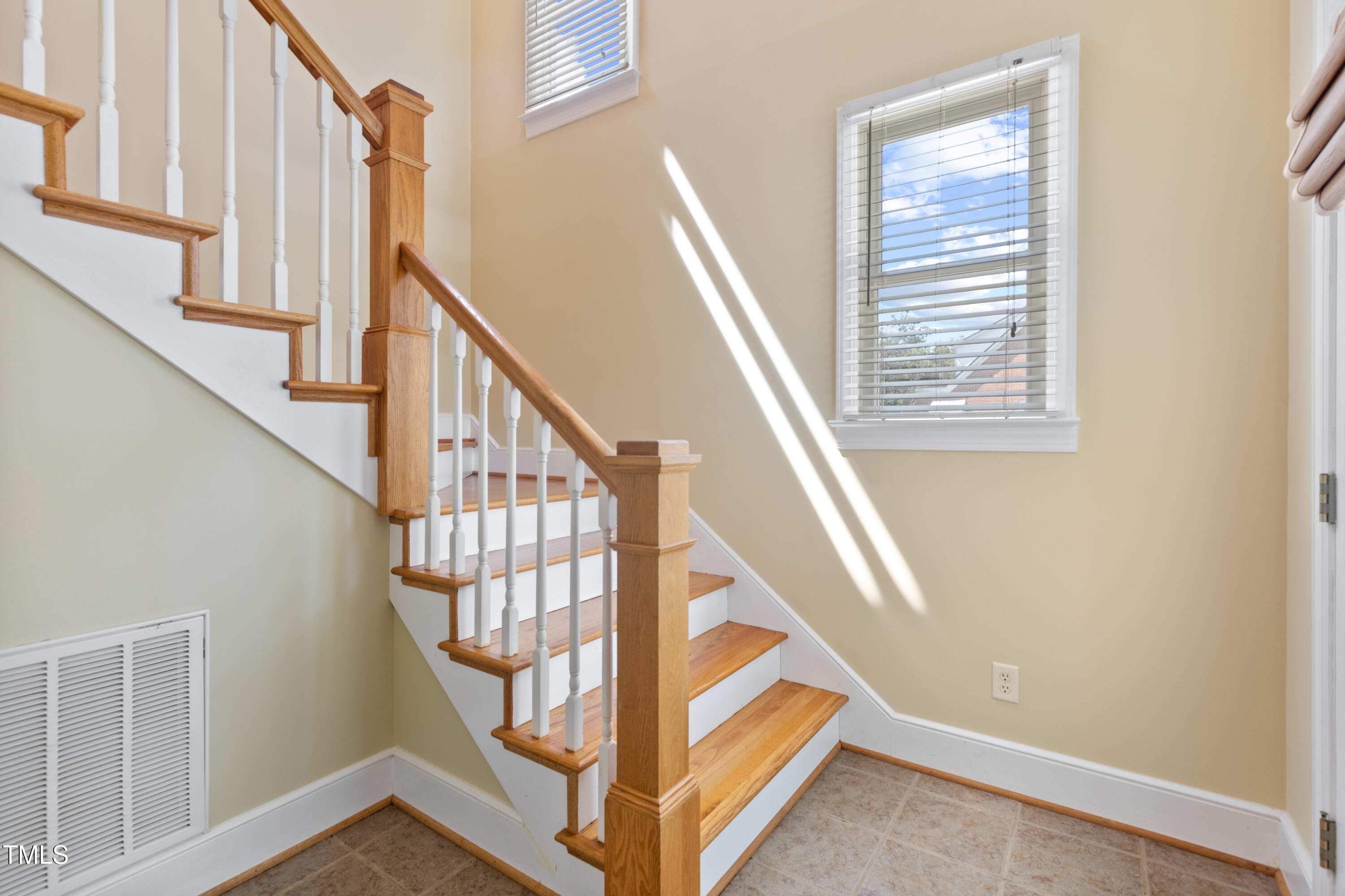 207 North Hopkins Avenue Spring Hope, NC 27882 - Photo 15 of 41 Stairway