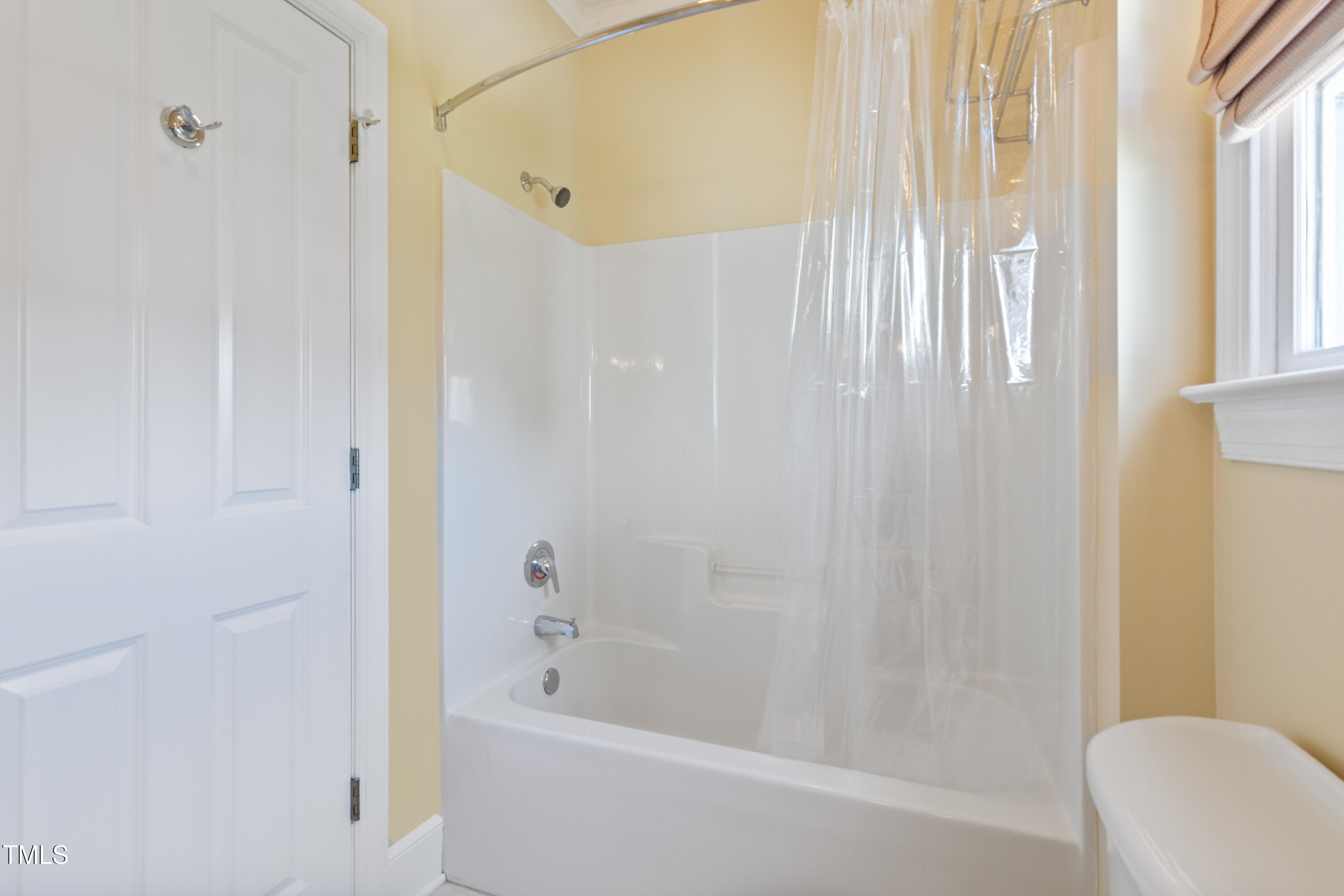 207 North Hopkins Avenue Spring Hope, NC 27882 - Photo 26 of 41 Bedroom3Tub