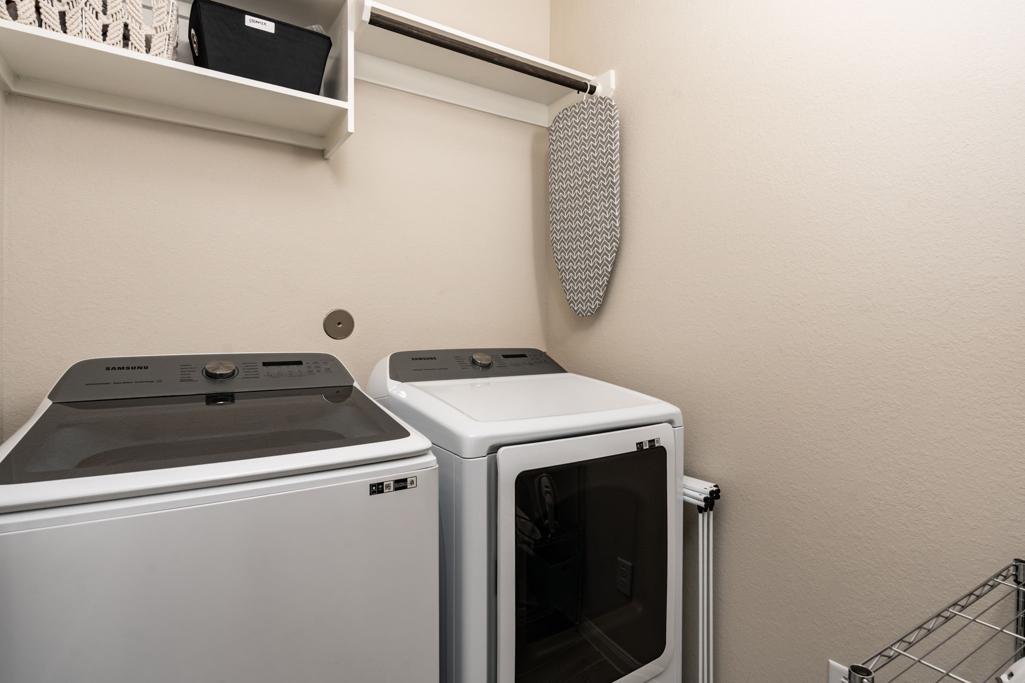 9810 Falling Fern Lane Houston, TX 77080 - Photo 9 of 30 Spacious utility room with storage space.