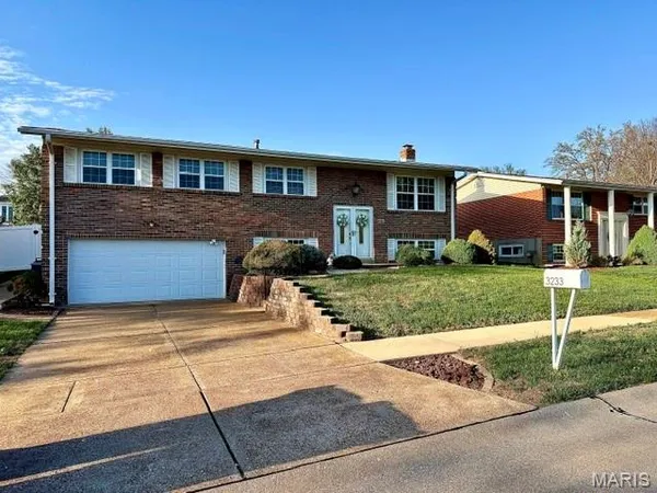 $344,900 | 3233 Hedgetree Lane, St. Louis, MO 63129
