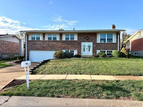 $344,900 | 3233 Hedgetree Lane, St. Louis, MO 63129