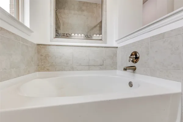 $2,900 | 3525 De Soto Loop, Round Rock, TX 78665