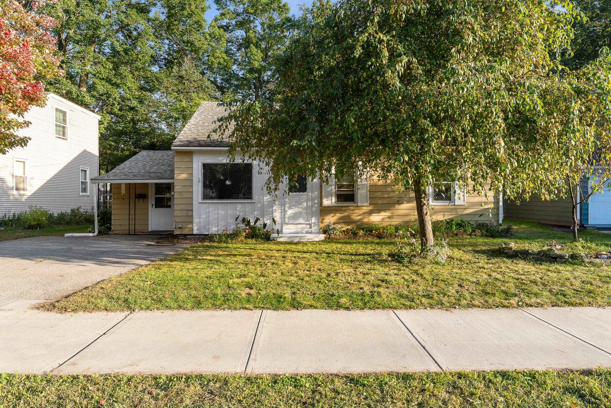 149 Woodbury Road Burlington, VT 05408 - Photo 2 of 48