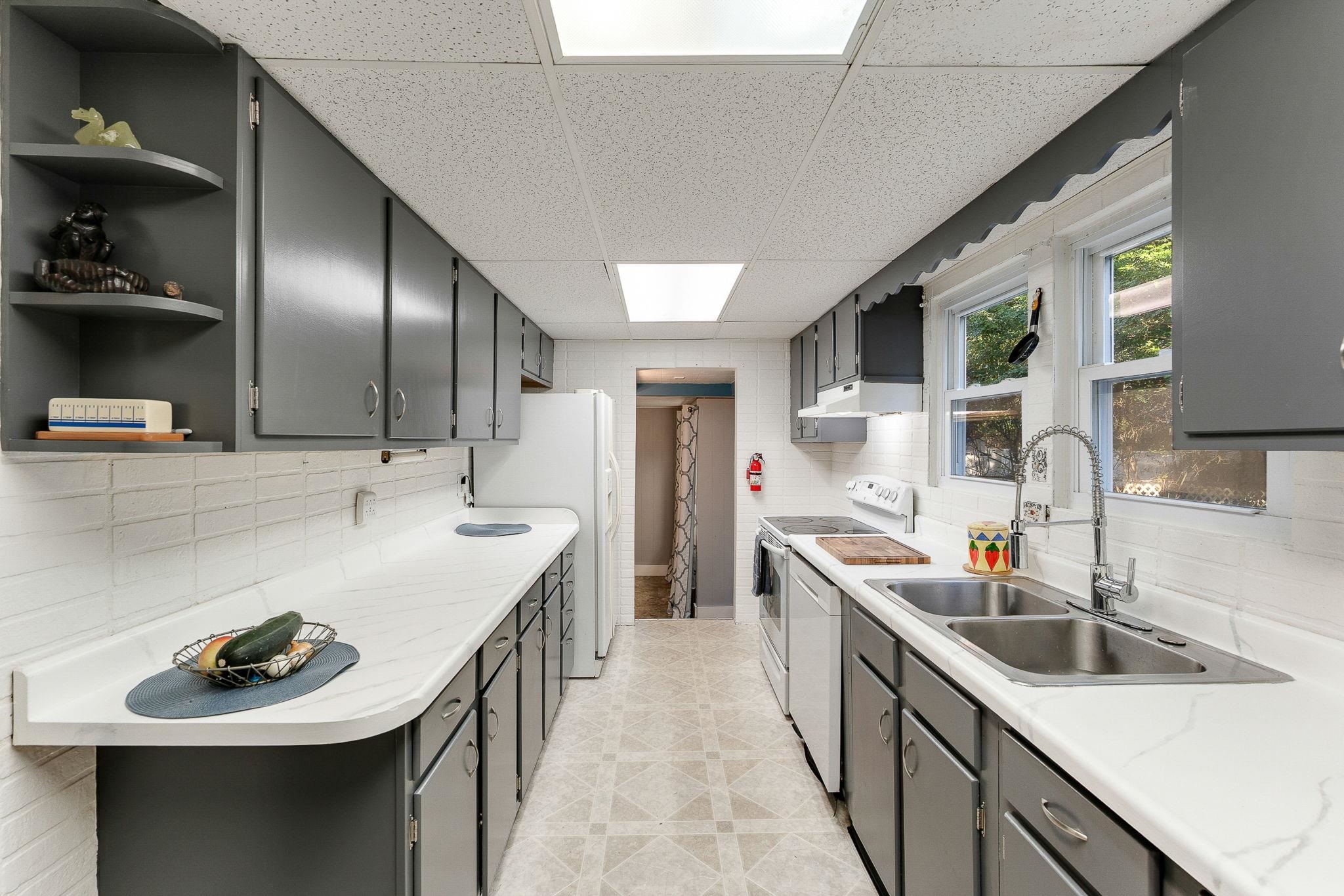 149 Woodbury Road Burlington, VT 05408 - Photo 9 of 48