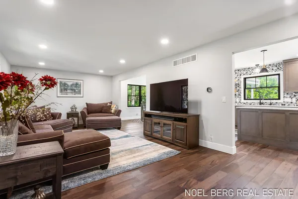 $799,900 | 11575 Leonard Road, Nunica, MI 49448