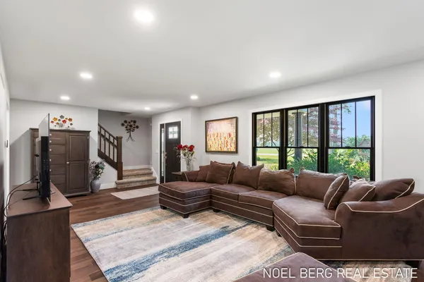 $799,900 | 11575 Leonard Road, Nunica, MI 49448