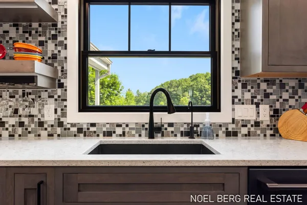 $799,900 | 11575 Leonard Road, Nunica, MI 49448