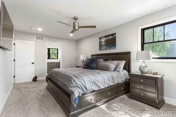 $799,900 | 11575 Leonard Road, Nunica, MI 49448