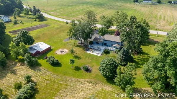 $799,900 | 11575 Leonard Road, Nunica, MI 49448