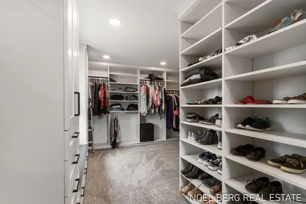 $799,900 | 11575 Leonard Road, Nunica, MI 49448