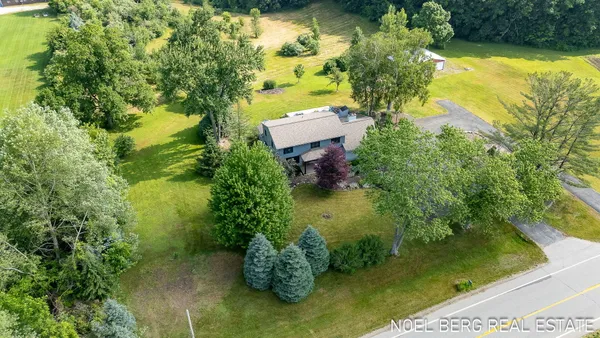 $799,900 | 11575 Leonard Road, Nunica, MI 49448