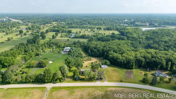 $799,900 | 11575 Leonard Road, Nunica, MI 49448