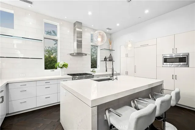 $4,195,000 | 3731 5th Avenue, Corona del Mar, CA 92625