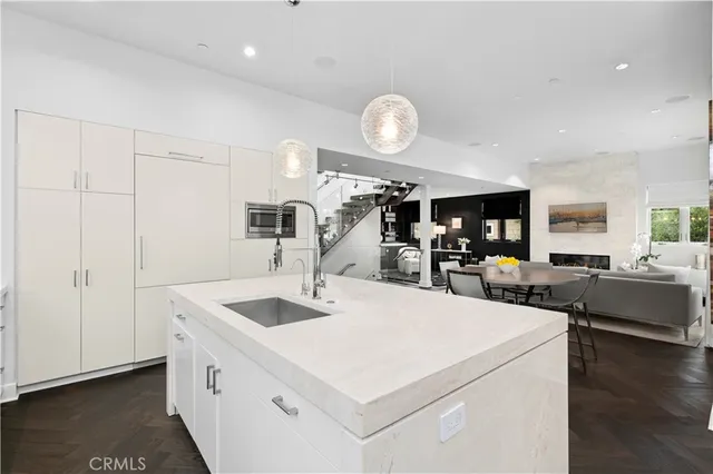 $4,195,000 | 3731 5th Avenue, Corona del Mar, CA 92625