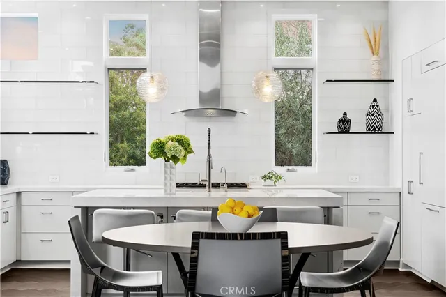 $4,195,000 | 3731 5th Avenue, Corona del Mar, CA 92625