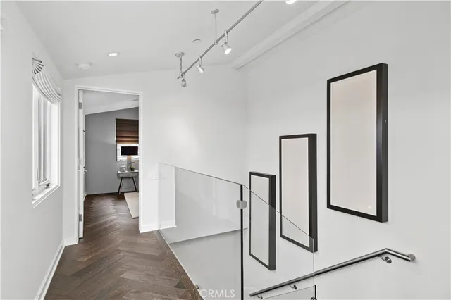 $4,195,000 | 3731 5th Avenue, Corona del Mar, CA 92625