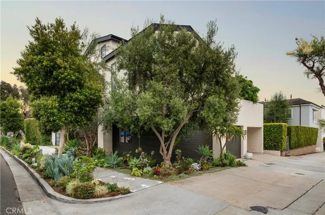 $4,195,000 | 3731 5th Avenue, Corona del Mar, CA 92625