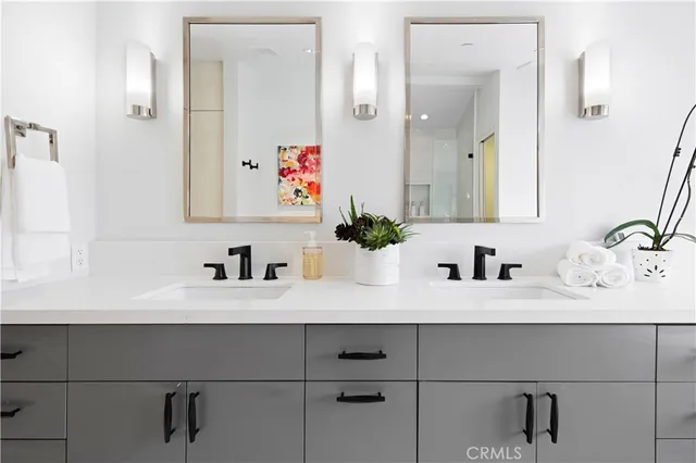 $4,195,000 | 3731 5th Avenue, Corona del Mar, CA 92625