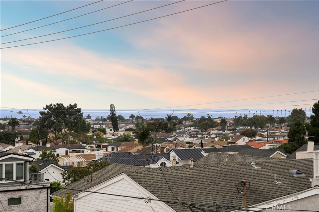 3731 5th Avenue Corona del Mar, CA 92625 - Photo 26 of 36 a view of a city