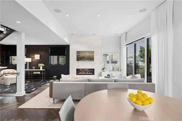 $4,195,000 | 3731 5th Avenue, Corona del Mar, CA 92625