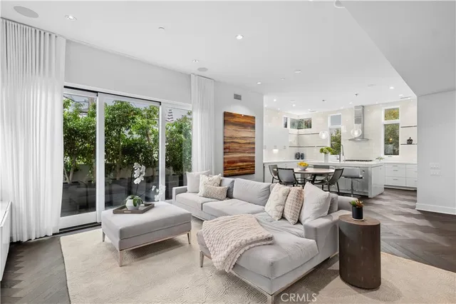 $4,195,000 | 3731 5th Avenue, Corona del Mar, CA 92625