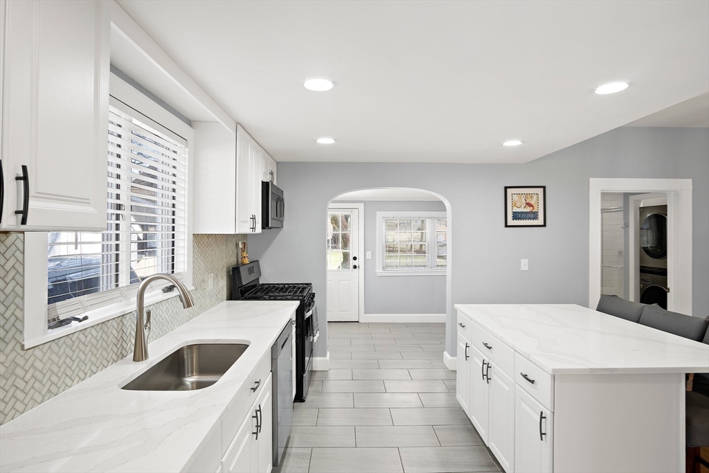 5 Flagg Street Woburn, MA 01801 - Photo 7 of 34