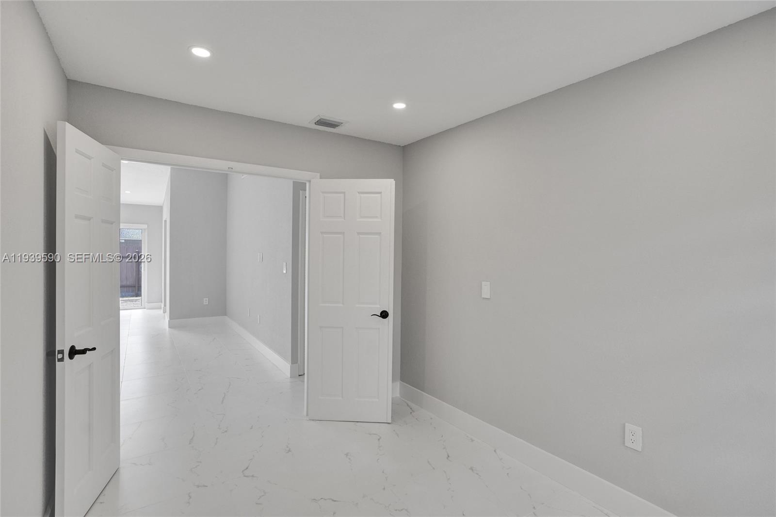 5314 Southwest 140th Place Miami, FL 33175 - Photo 7 of 41