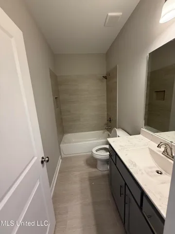 $317,900 | 6509 Carmel Pointe Drive, Walls, MS 38680