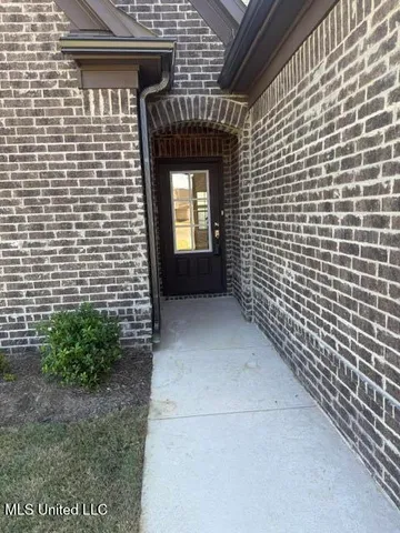 $317,900 | 6509 Carmel Pointe Drive, Walls, MS 38680