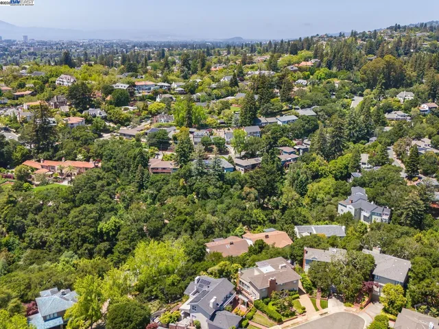 $1,950,000 | 187 St James Drive, Piedmont, CA 94611