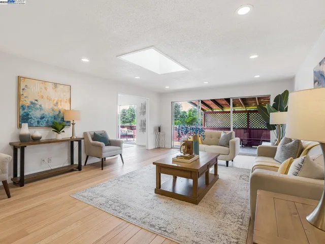 $1,950,000 | 187 St James Drive, Piedmont, CA 94611