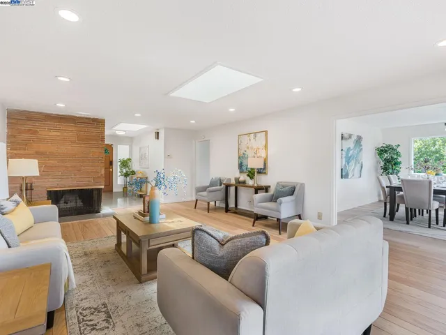 $1,950,000 | 187 St James Drive, Piedmont, CA 94611