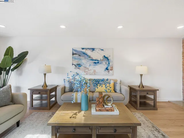 $1,950,000 | 187 St James Drive, Piedmont, CA 94611