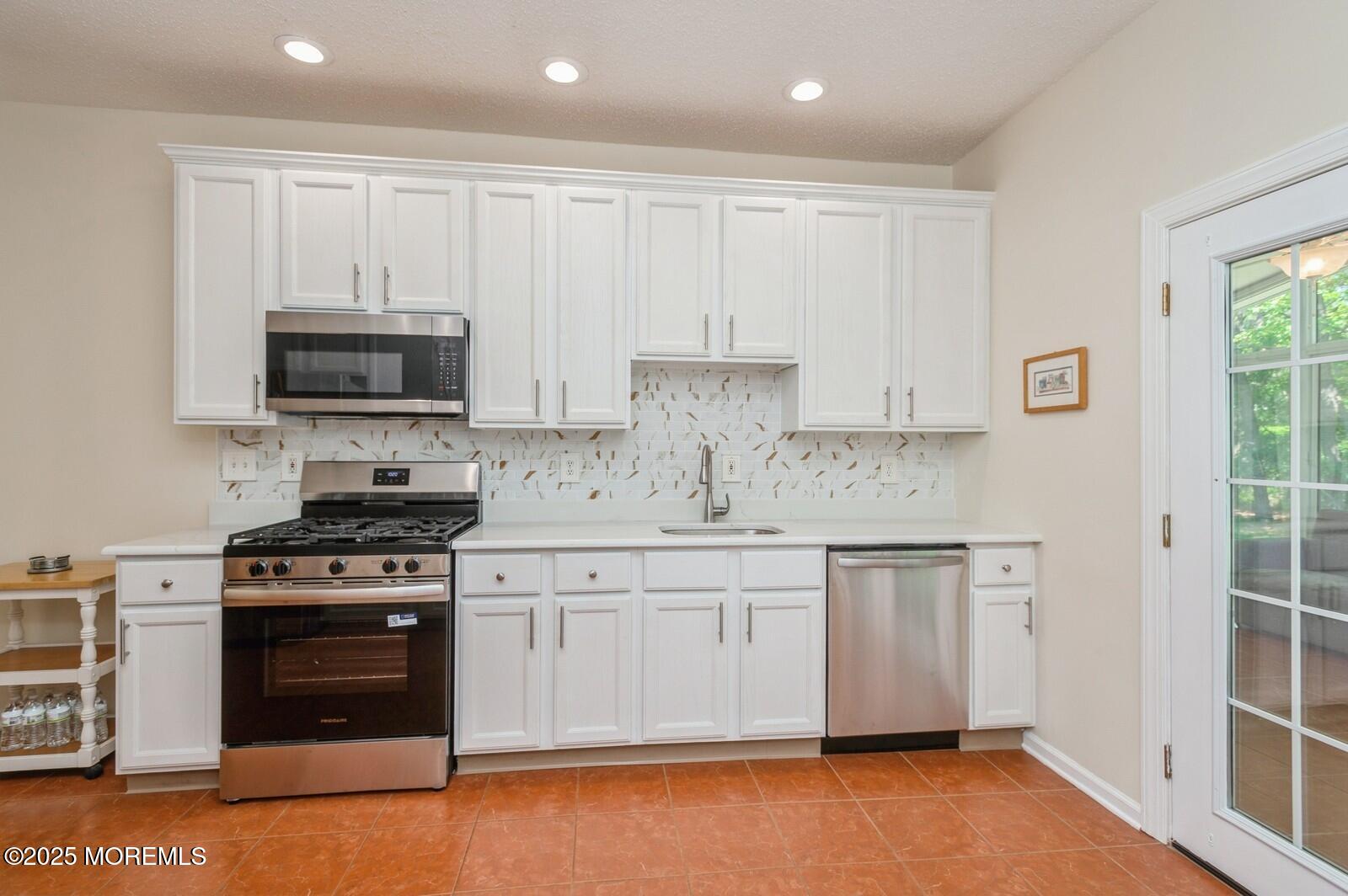 132 Riva Boulevard Brick, NJ 08723 - Photo 10 of 22 10_132RivaBlvd_177003_Kitchen_Large
